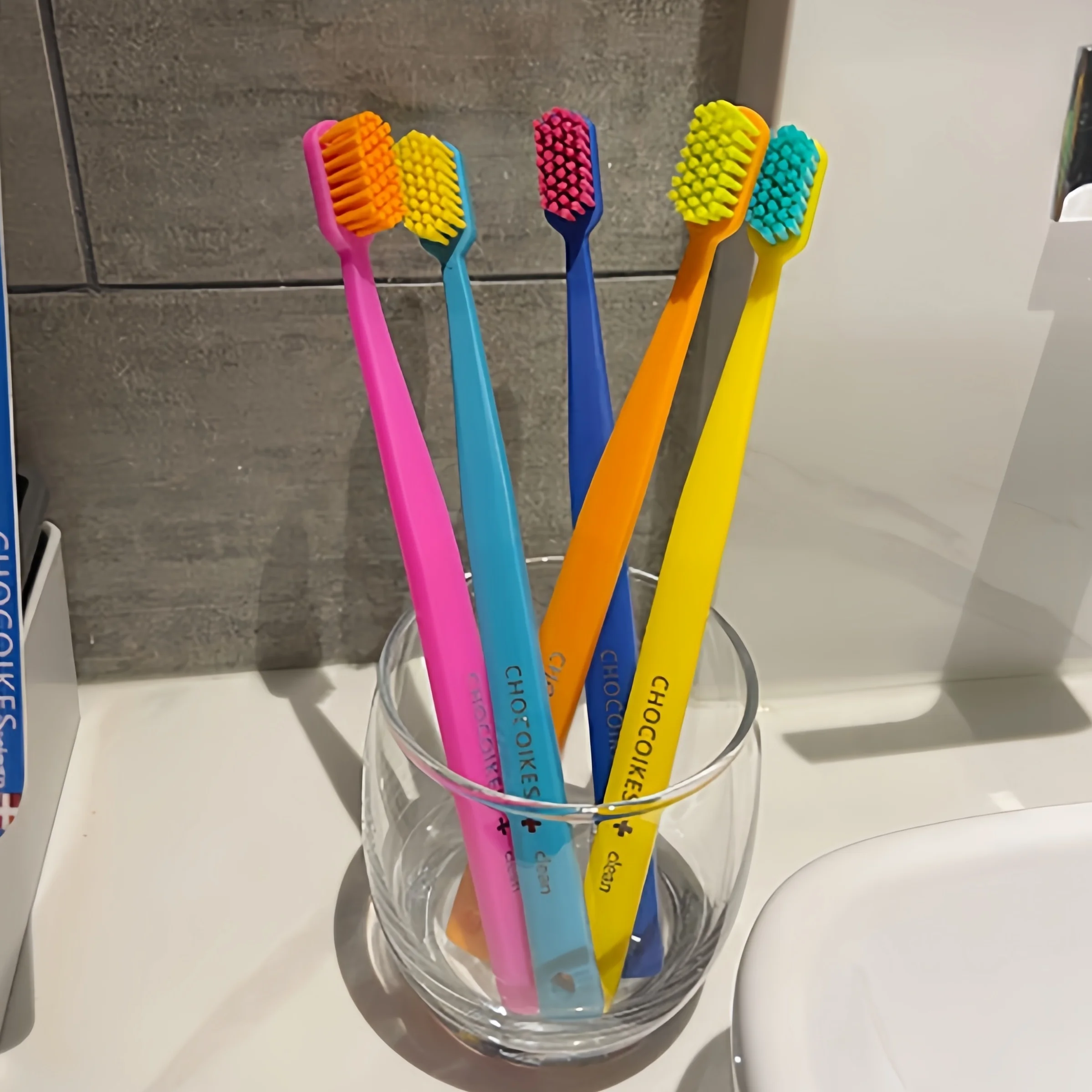 チョコレートスイスケアリングソフトナイロン毛歯ブラシセット5 - Bamboo Toothbrush のレビューと価格