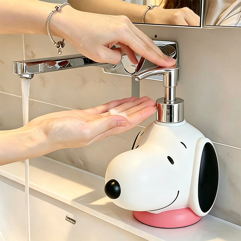 カワイイカートゥーンスヌーピーソープディスペンサーボトル、家 - Eco Soap のレビューと価格
