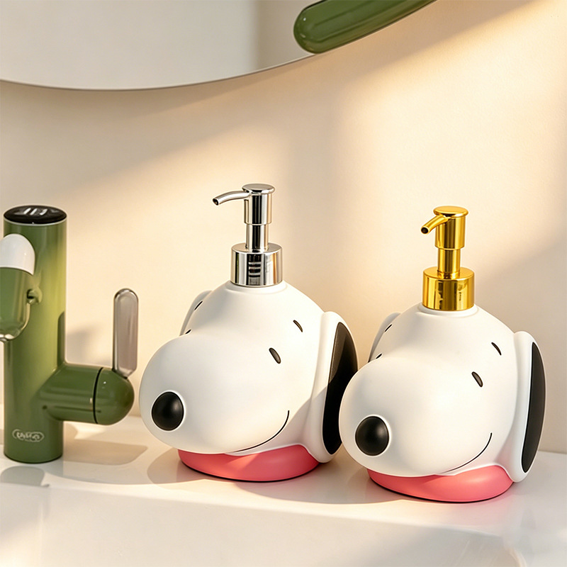カワイイカートゥーンスヌーピーソープディスペンサーボトル、家 - Eco Soap のレビューと価格